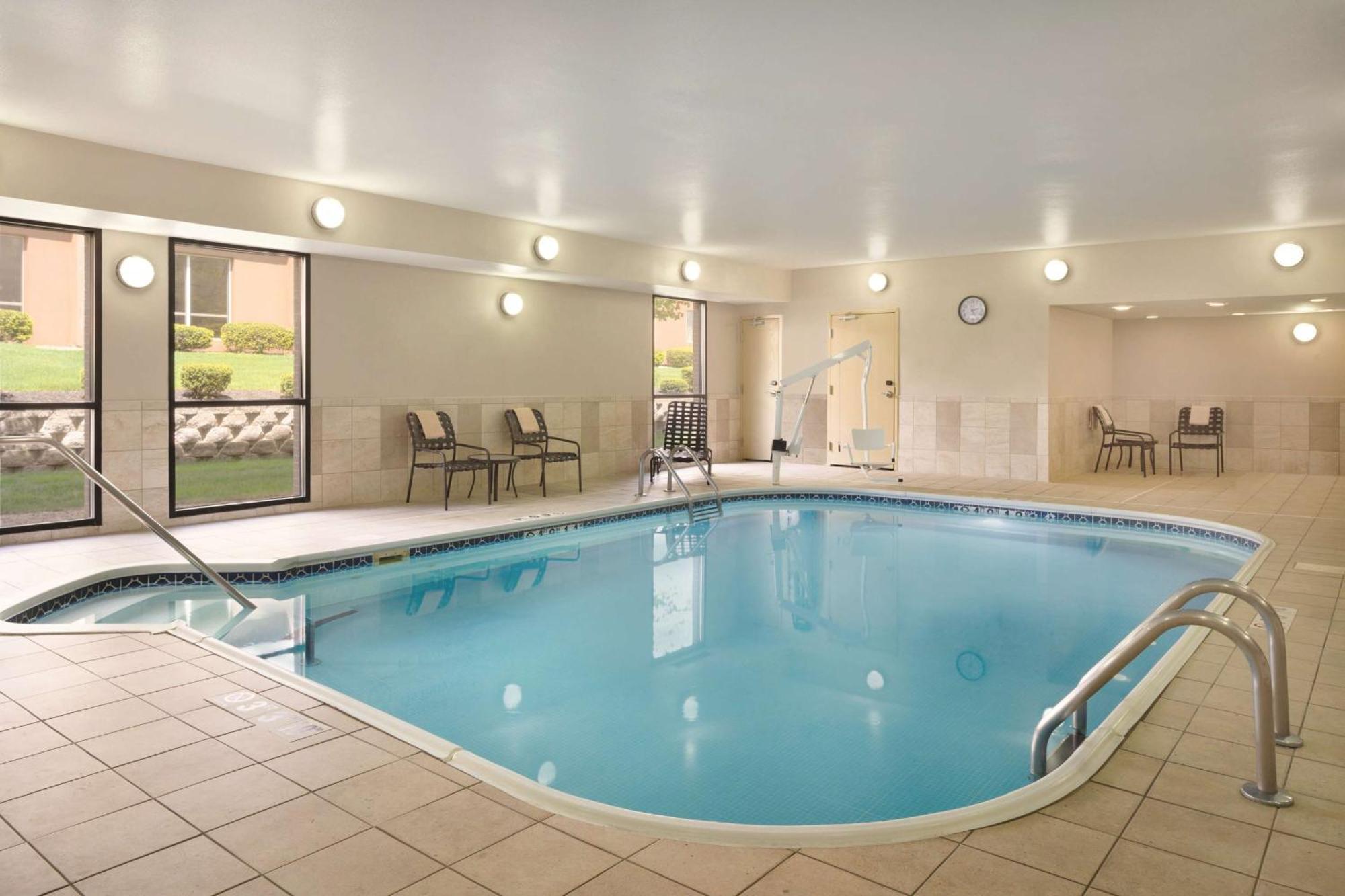 Hampton Inn Mansfield/Ontario Bagian luar foto