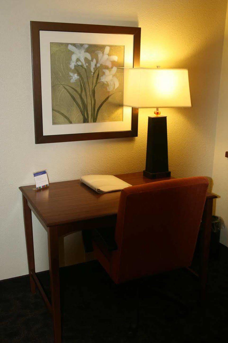 Hampton Inn Mansfield/Ontario Ruang foto